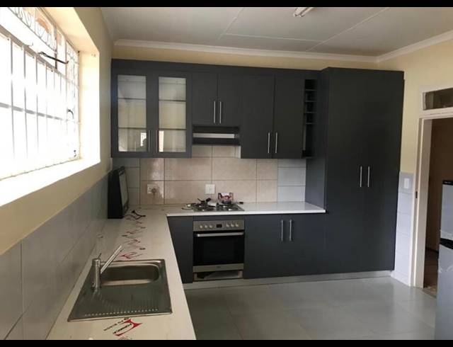 4 BEDROOM HOUSE FOR SALE IN KENSINGTON